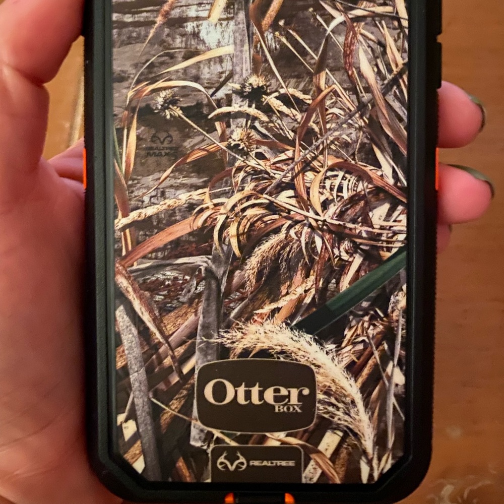 OTTER BOX CAMO IPHONE 8 CASE